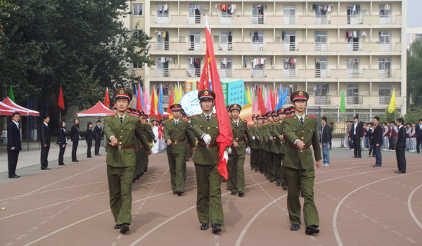 我院2010级新生田径运动会圆满落幕