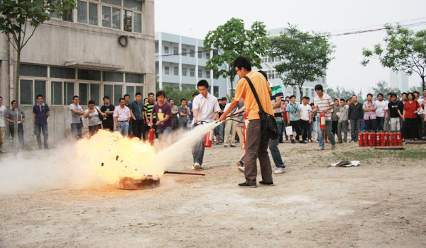 学校保卫处与我院联合举行安全教育培训讲座