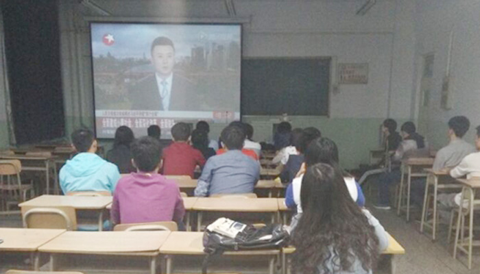 我院第三学生党总支各党支部召开“四个全面”专题学习会