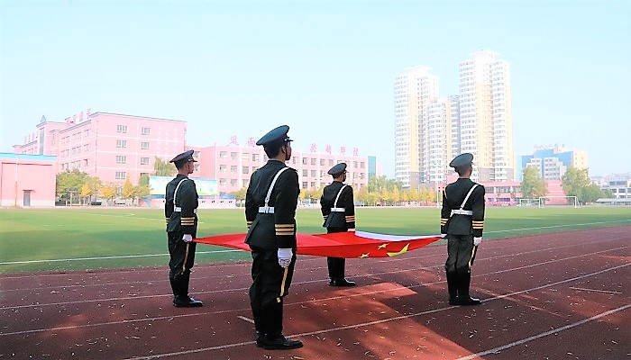 我院国旗护卫队赴孝义七中执行义务升旗任务